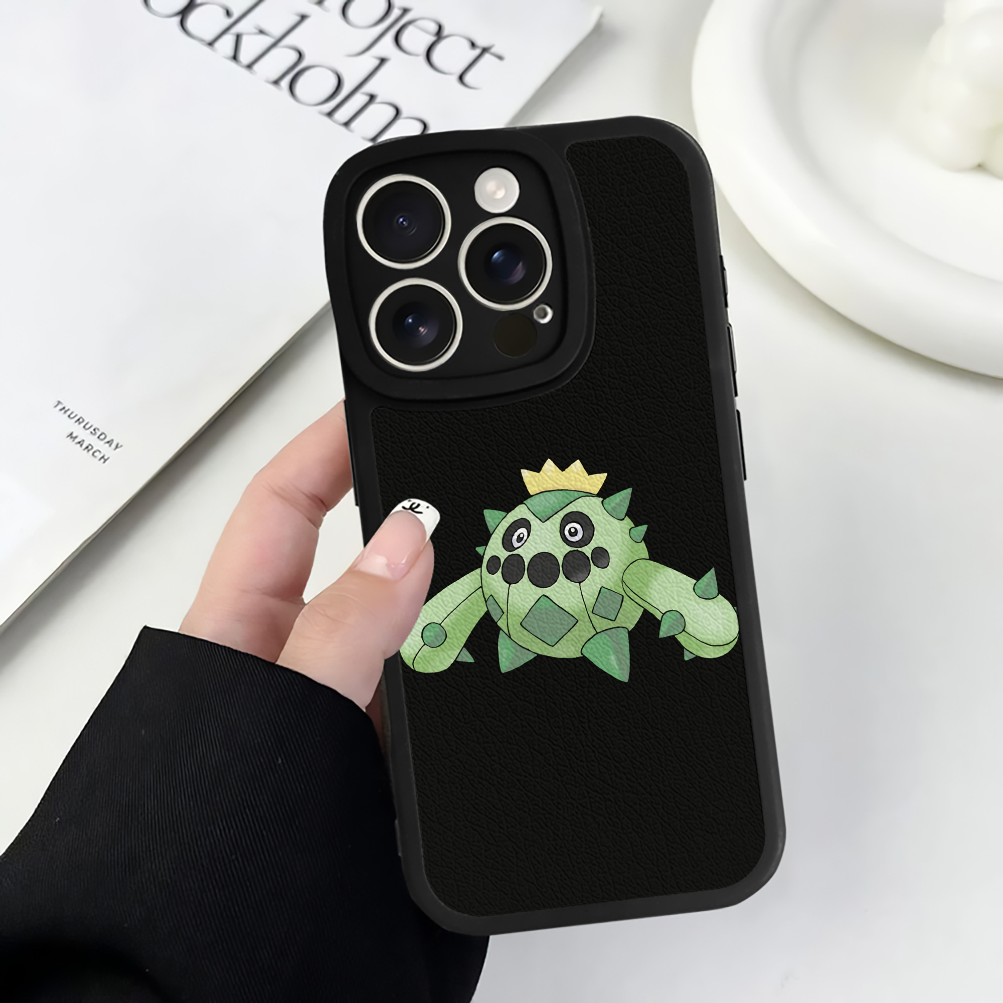 （画像用） ポケットモンスター Pokémon 【iPhone 16シリーズ対応】シリコンスマホケース（レザー調） 材質：シリコン
